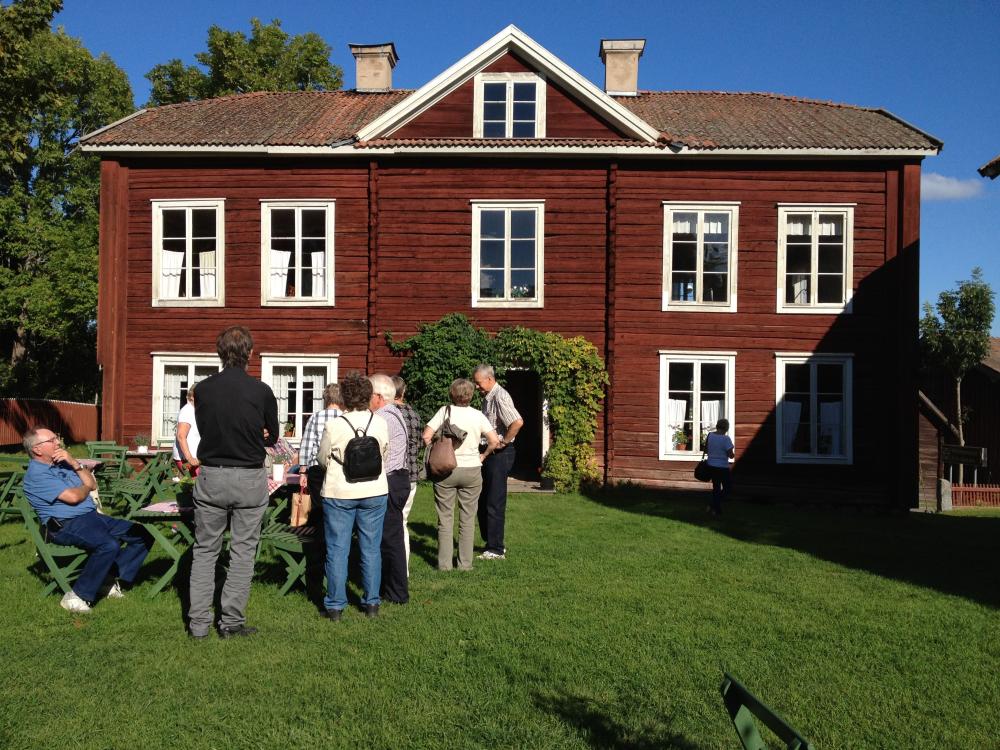 Gårdsvisning av världsarvsgården Erik-Anders i Asta