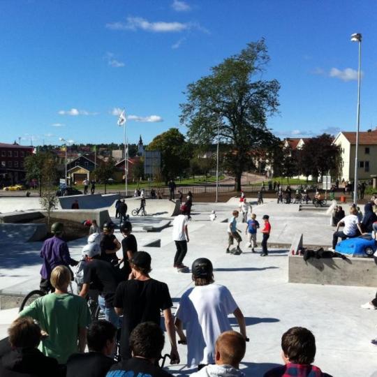 Skateboard ramper i sportparken Glada Hudik